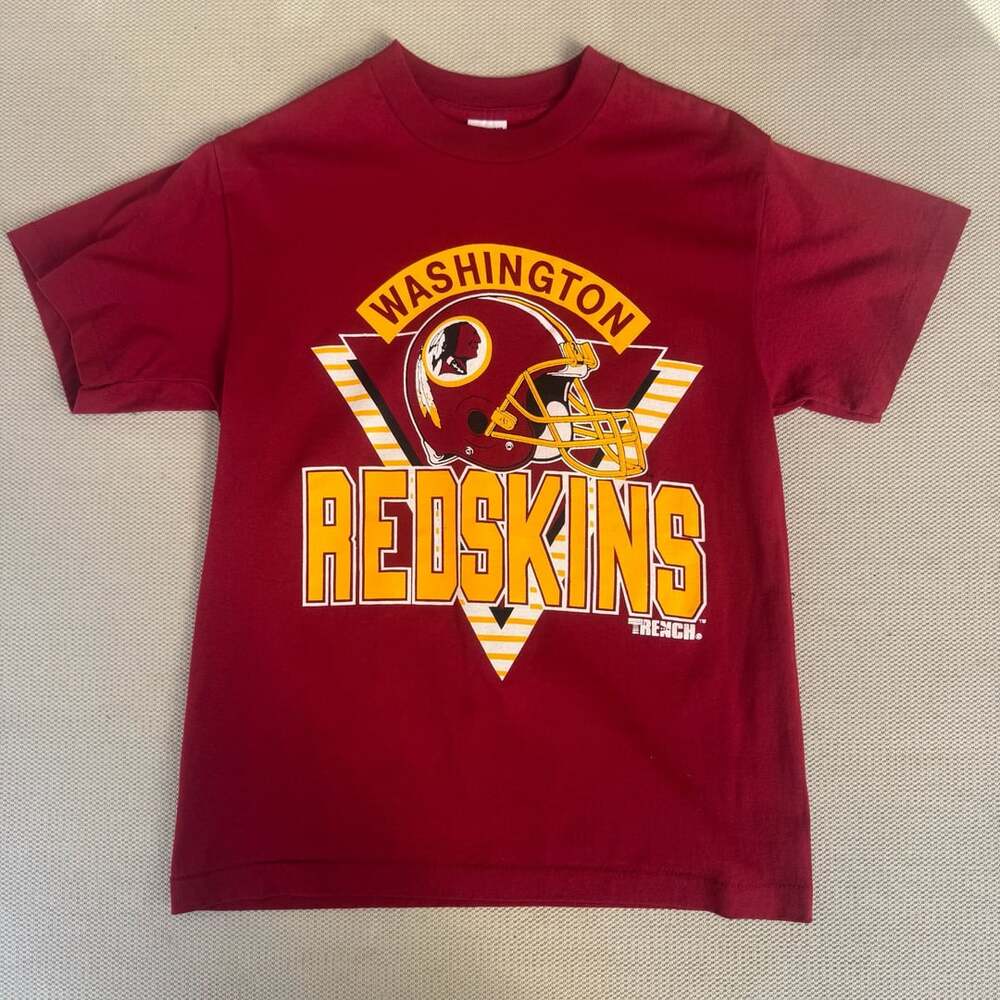 Trench Washington Redskins T-Shirt Size M Burgundy Single Stitch USA Vintage